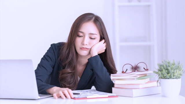 Studi Prokrastinasi Akademik dan Dampaknya terhadap Nilai Rapor